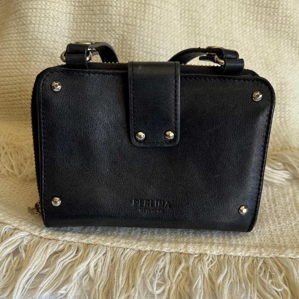 Perlina Elegant Black Crossbody Bag